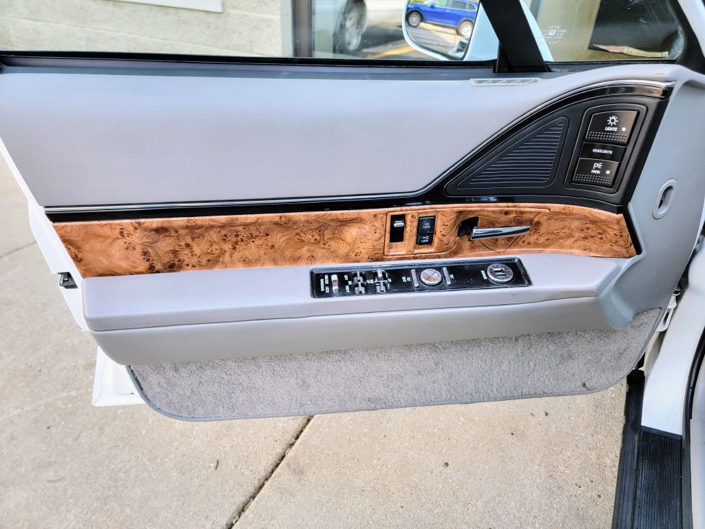 1994 Buick LeSabre Image 10