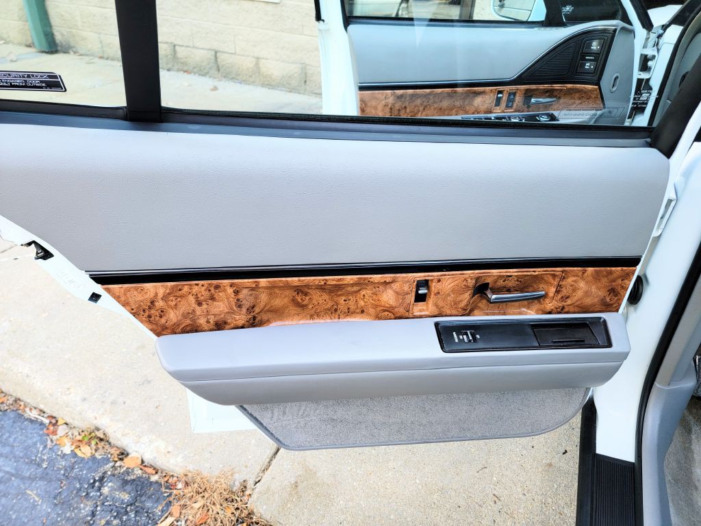 1994 Buick LeSabre Image 12