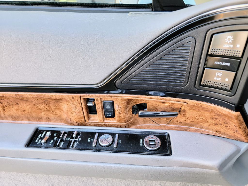 1994 Buick LeSabre Image 30