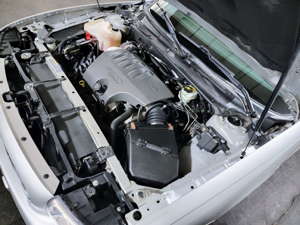 2004 Buick LeSabre Image 13