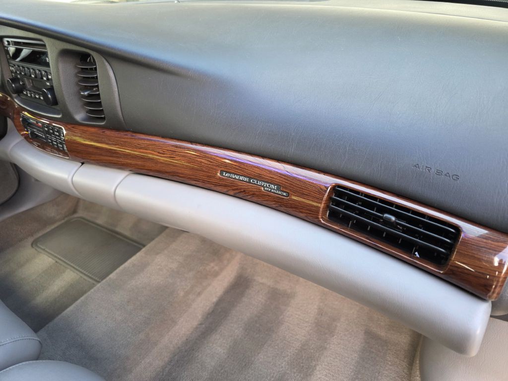 2004 Buick LeSabre Image 24