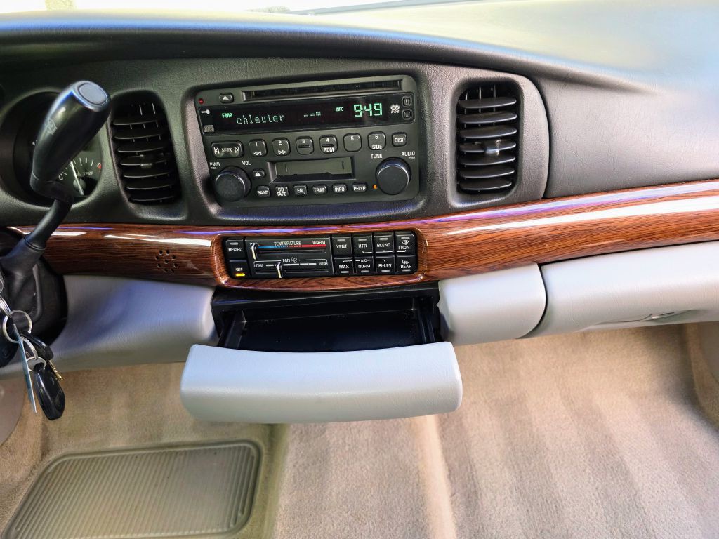 2004 Buick LeSabre Image 29