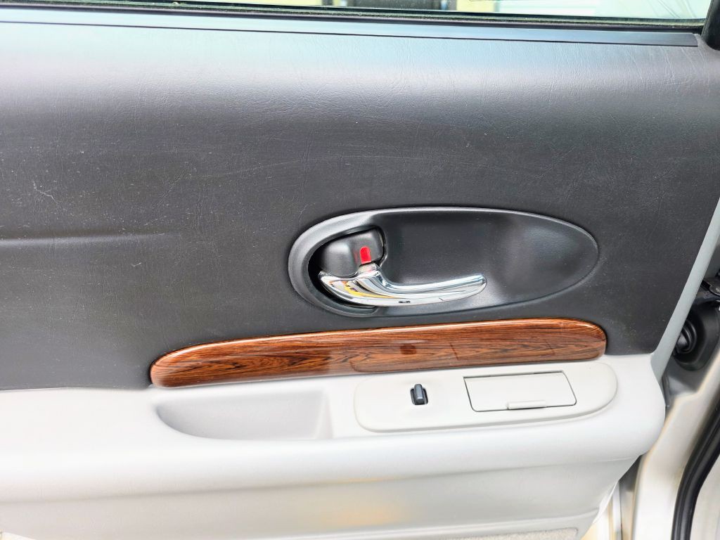 2004 Buick LeSabre Image 32