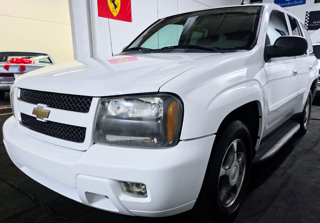 2009 Chevrolet Trailblazer Image 2