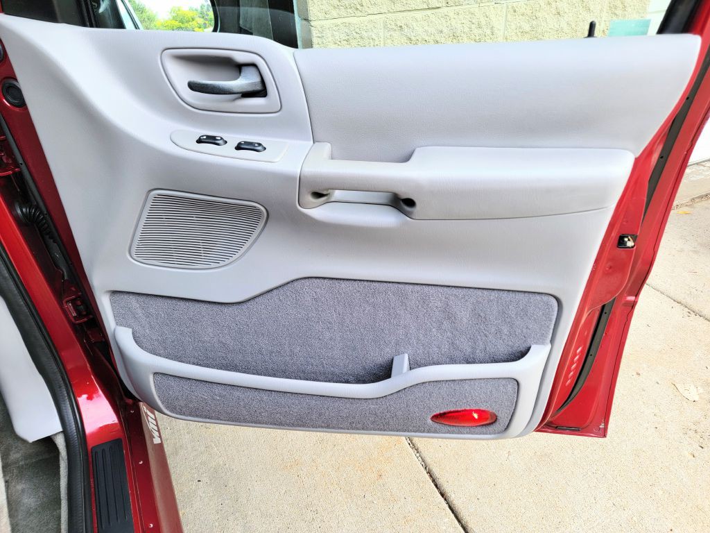 2002 Ford Windstar Image 23