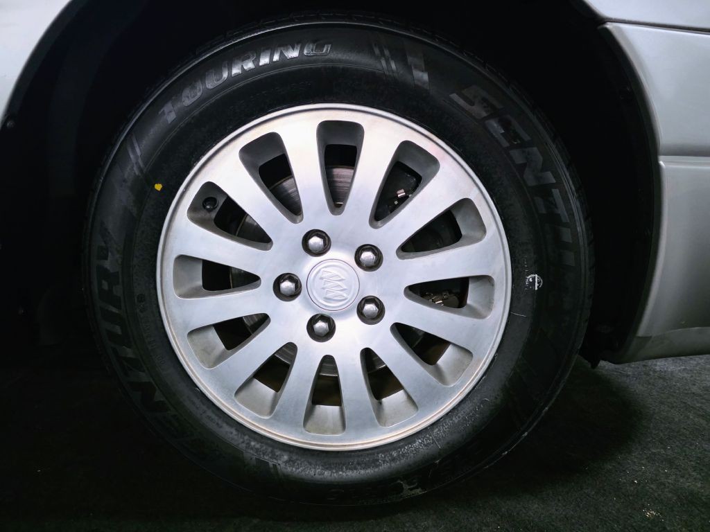 2005 Buick LeSabre Image 16