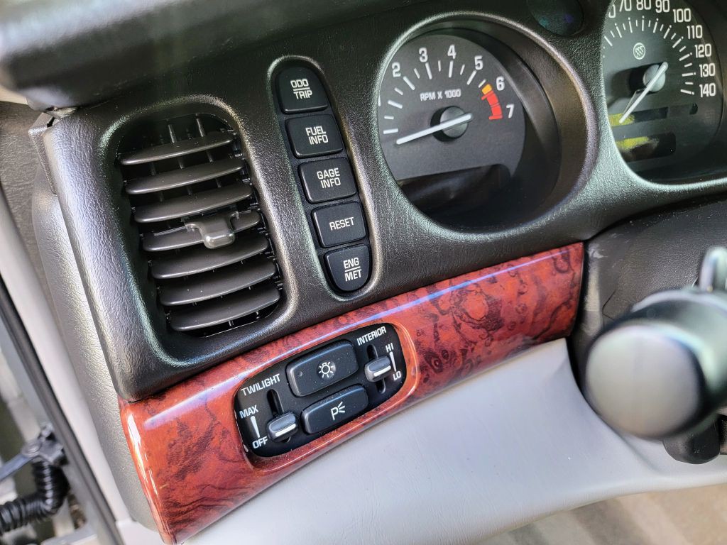2005 Buick LeSabre Image 23