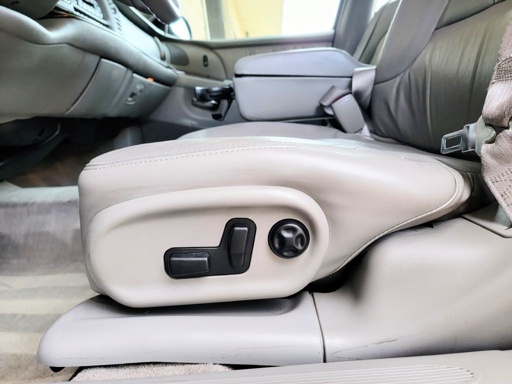 2004 Buick Park Avenue Image 8