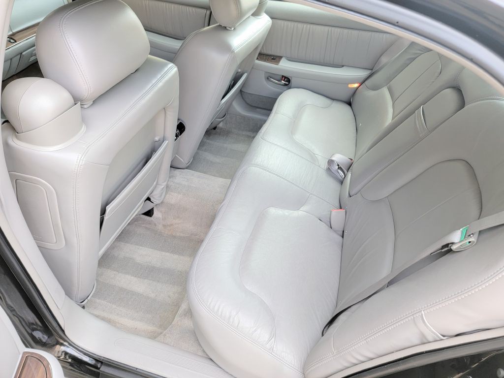 2004 Buick Park Avenue Image 10