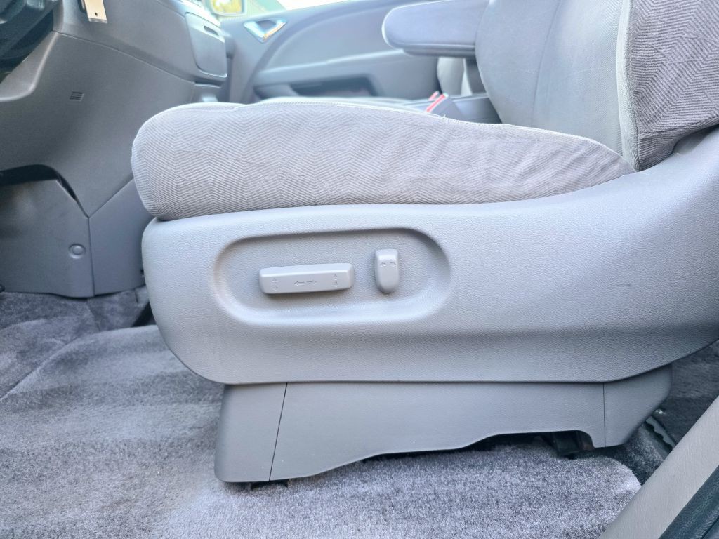 2010 Honda Odyssey Image 37