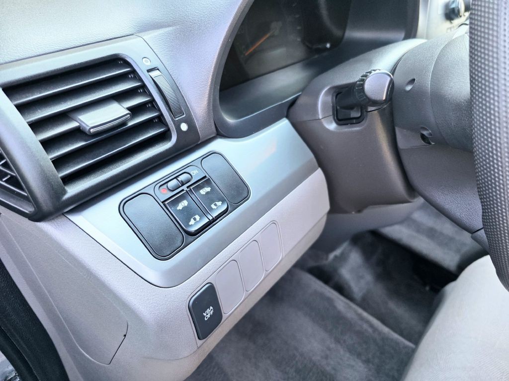 2010 Honda Odyssey Image 38