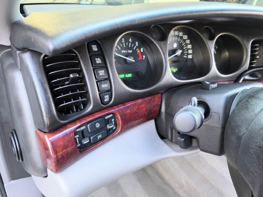 2005 Buick LeSabre Image 24