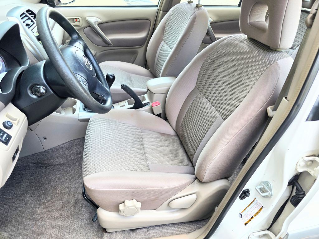 2004 Toyota Rav4 Image 10