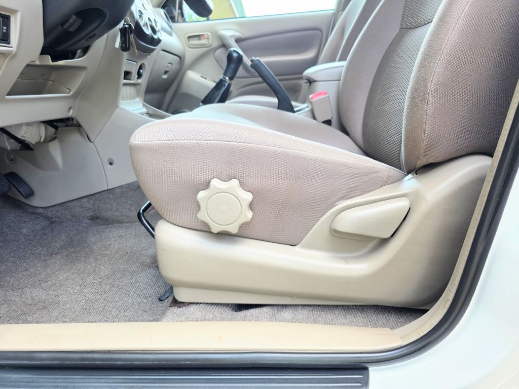 2004 Toyota Rav4 Image 11