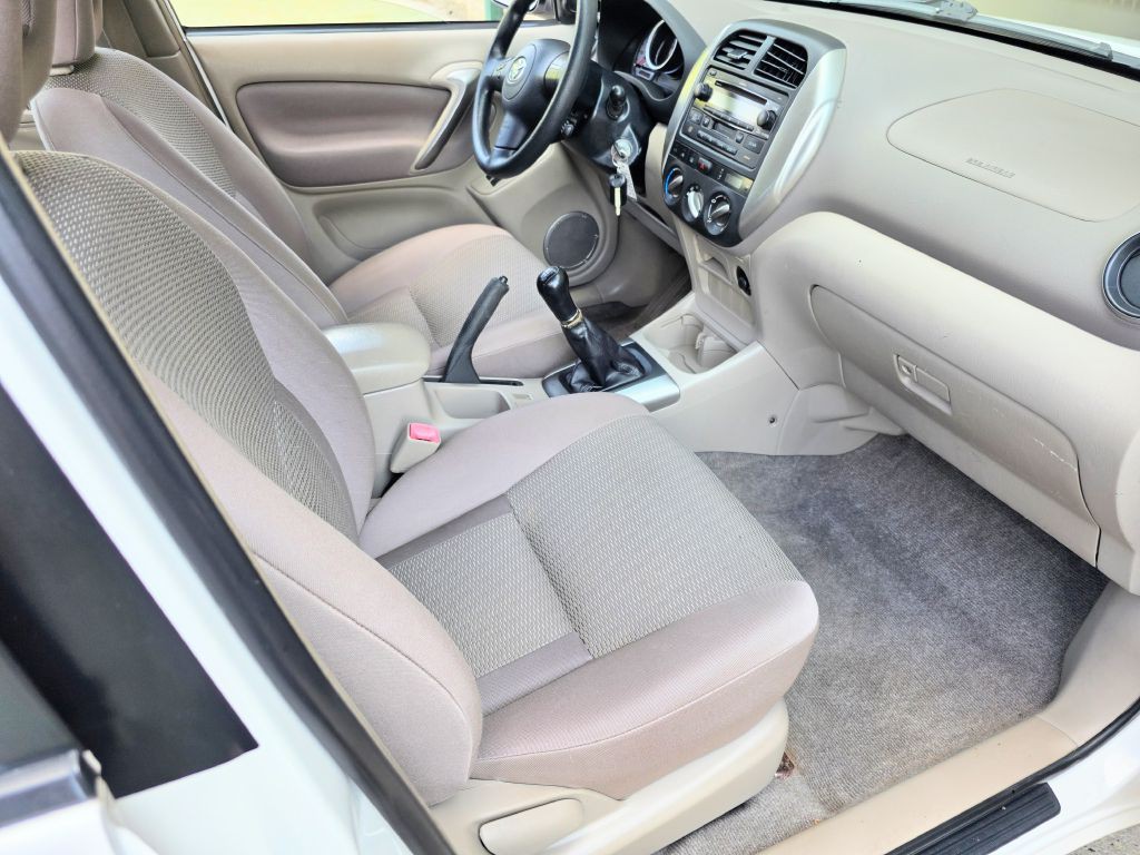 2004 Toyota Rav4 Image 13