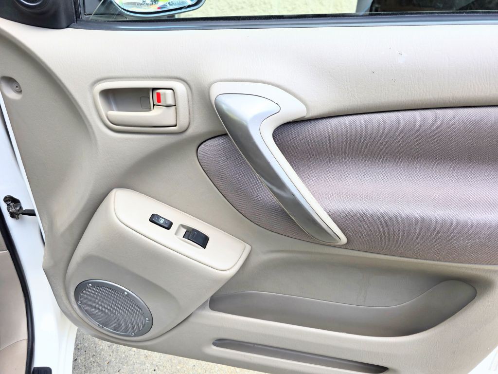 2004 Toyota Rav4 Image 15