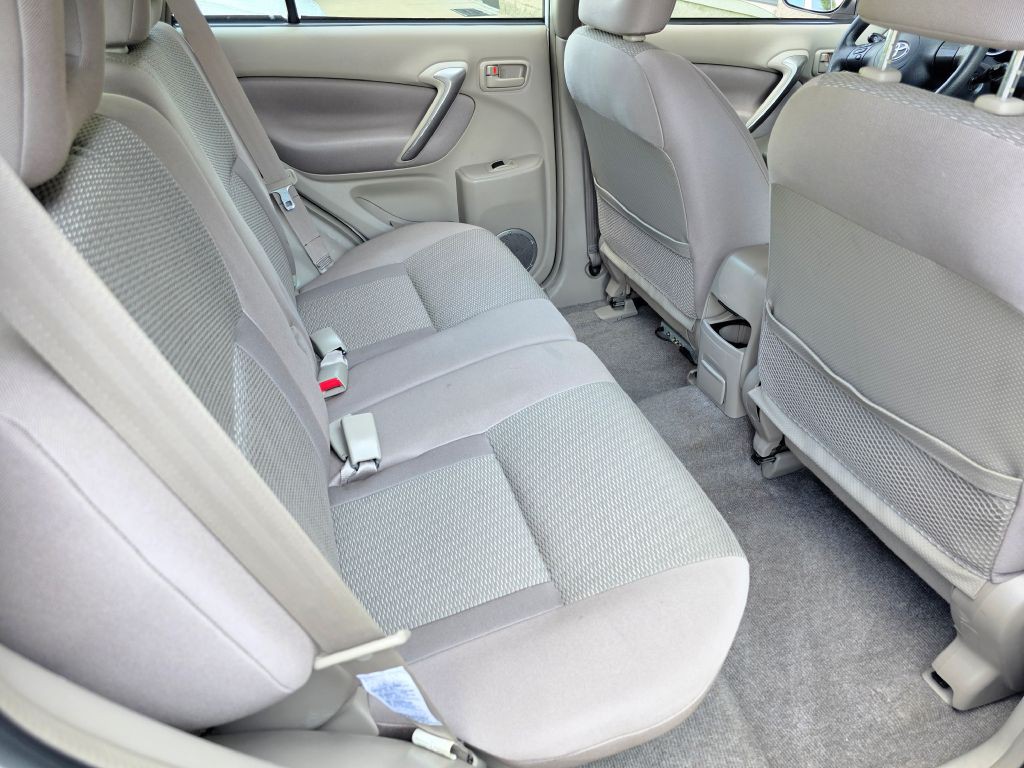 2004 Toyota Rav4 Image 17