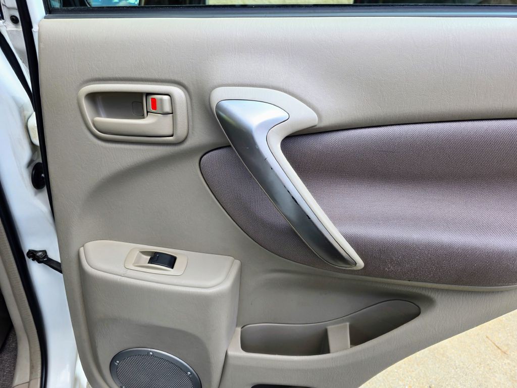 2004 Toyota Rav4 Image 19