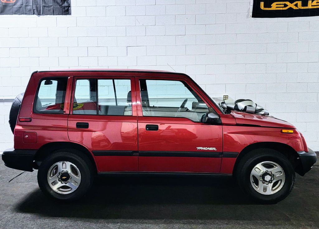 1998 Chevrolet Tracker Image 4