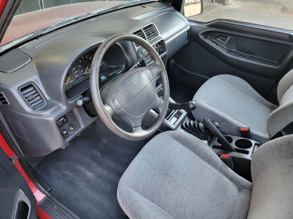 1998 Chevrolet Tracker Image 9