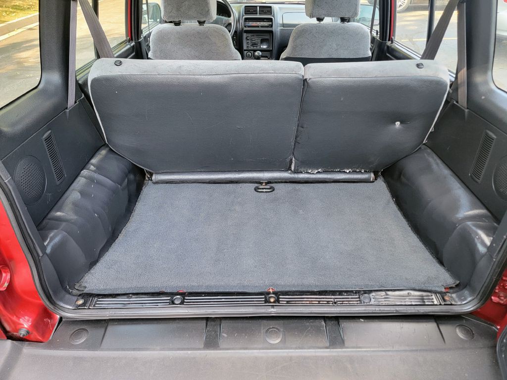 1998 Chevrolet Tracker Image 12