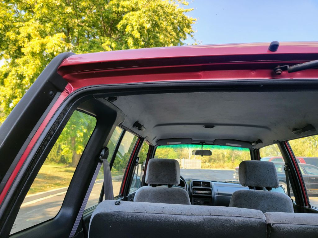 1998 Chevrolet Tracker Image 16