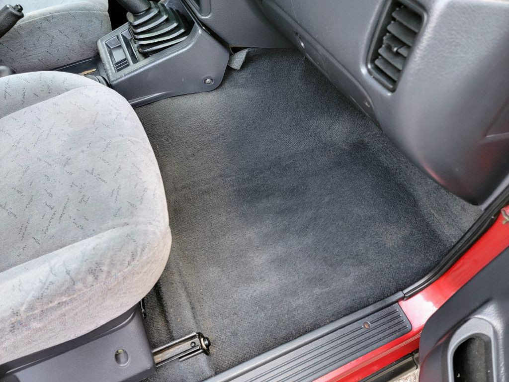 1998 Chevrolet Tracker Image 23