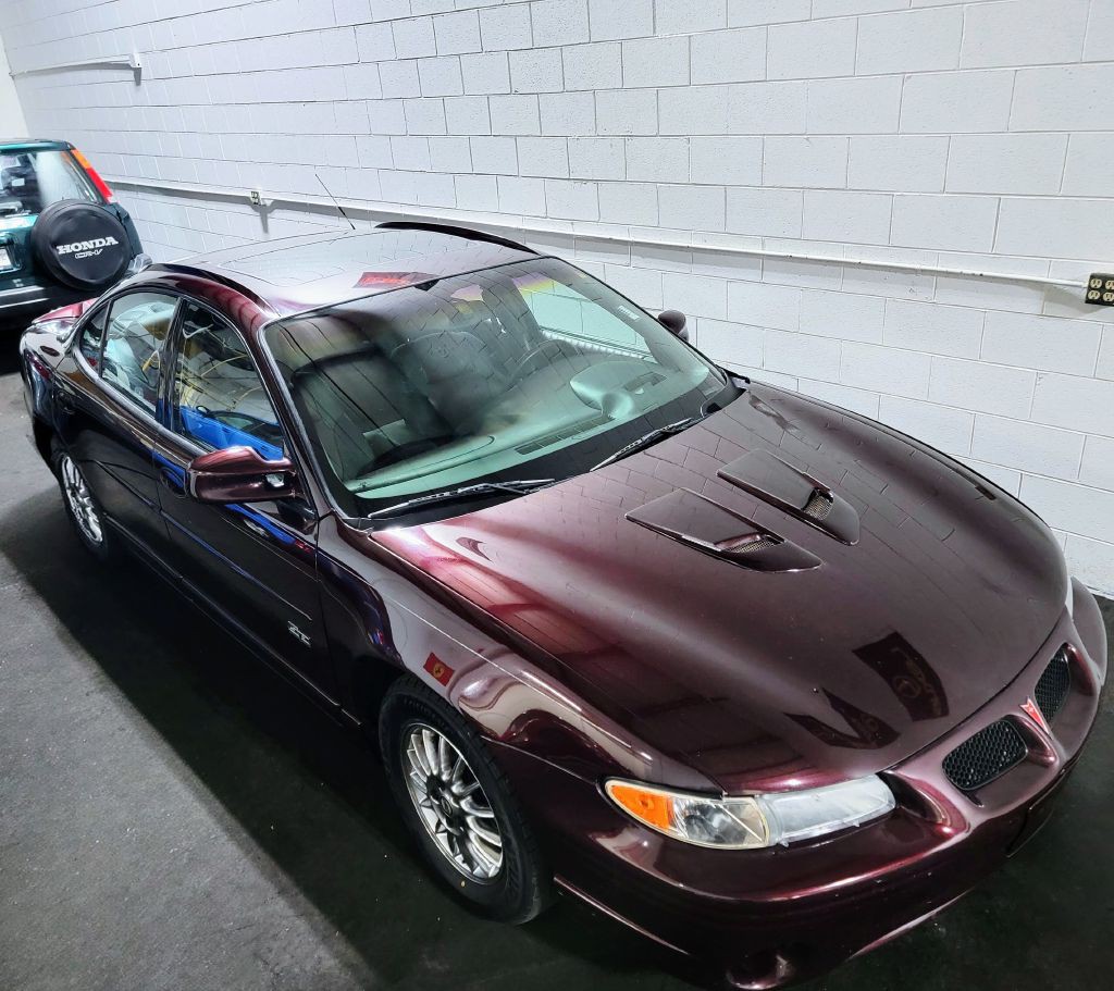 2002 Pontiac Grand Prix Image 8