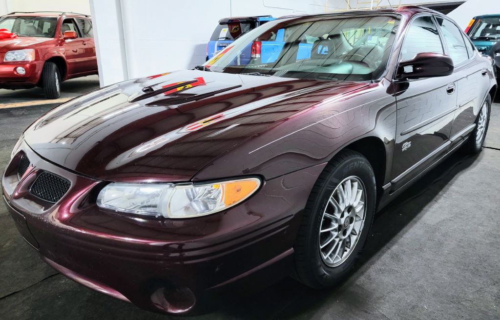 2002 Pontiac Grand Prix Image 9