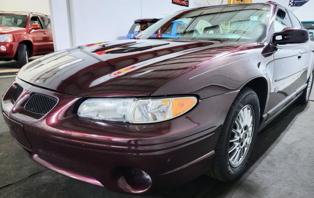 2002 Pontiac Grand Prix Image 10