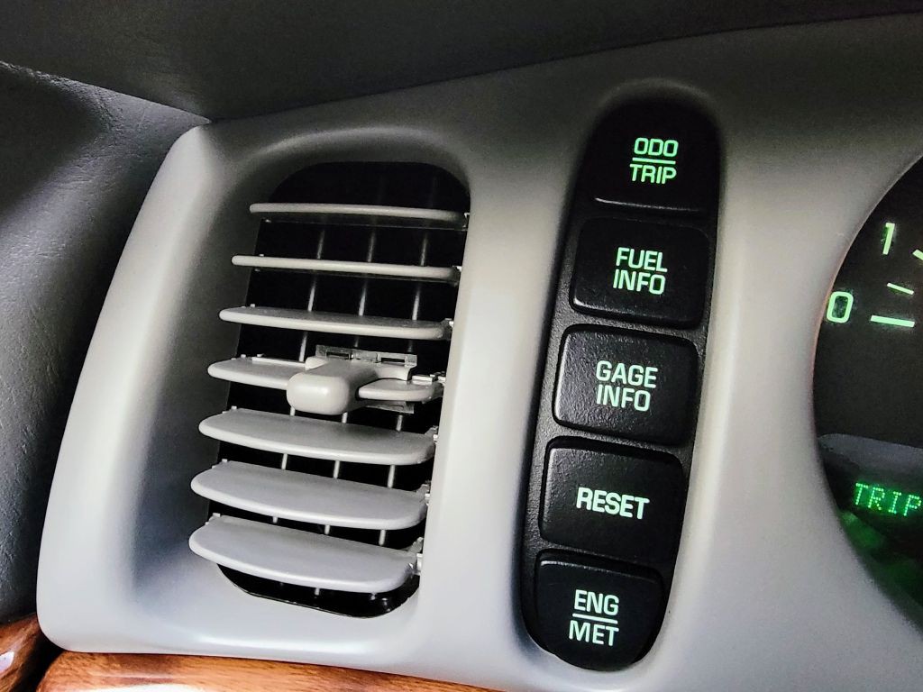 2002 Buick LeSabre Image 10
