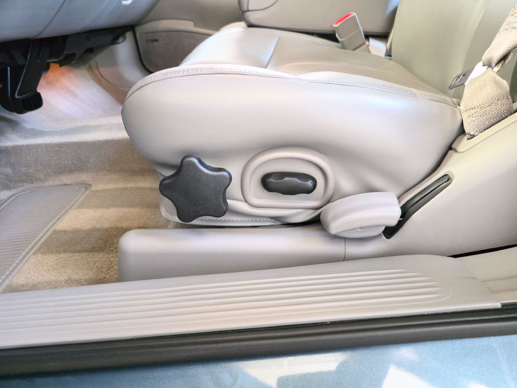 2002 Buick LeSabre Image 12