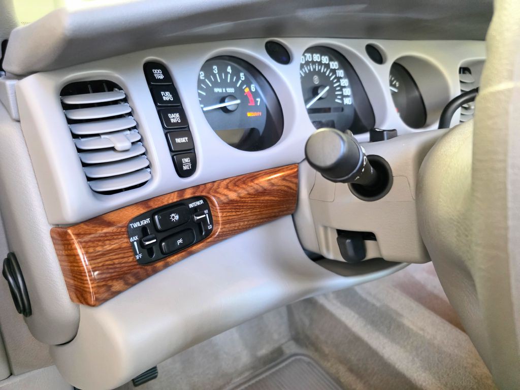 2002 Buick LeSabre Image 14