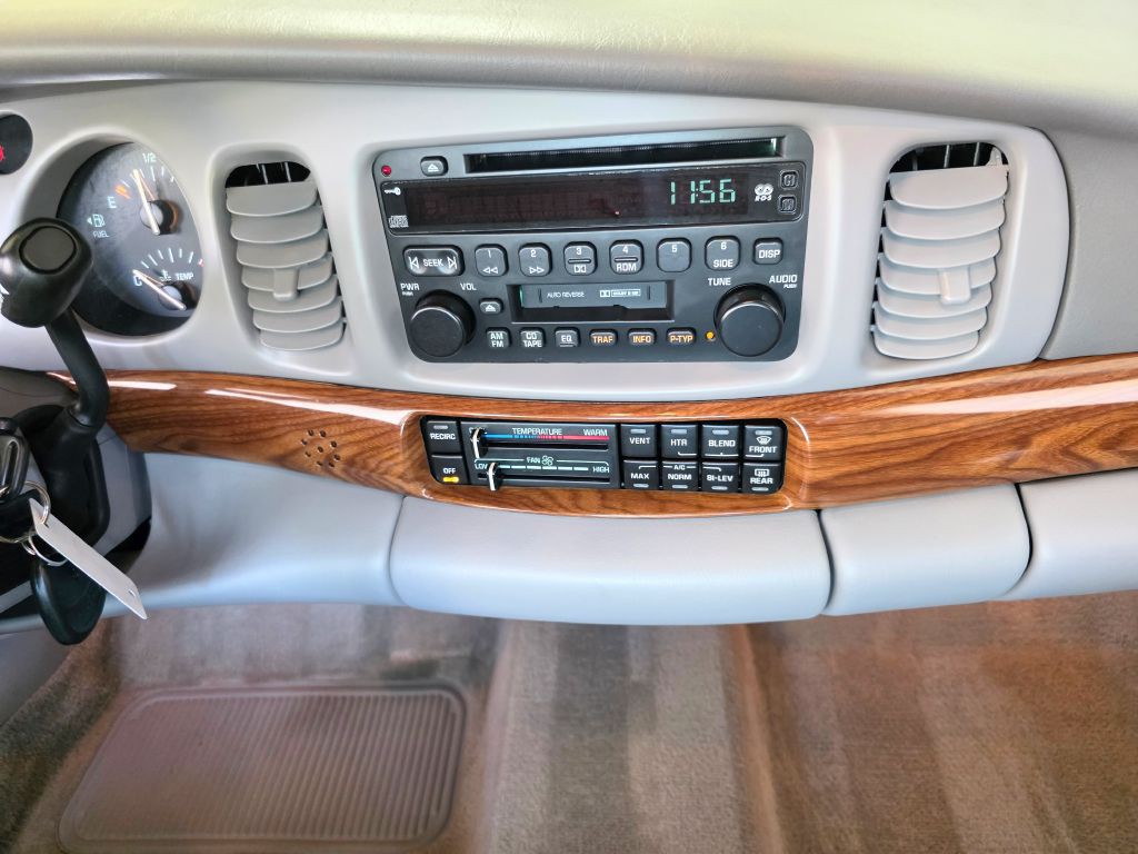2002 Buick LeSabre Image 18