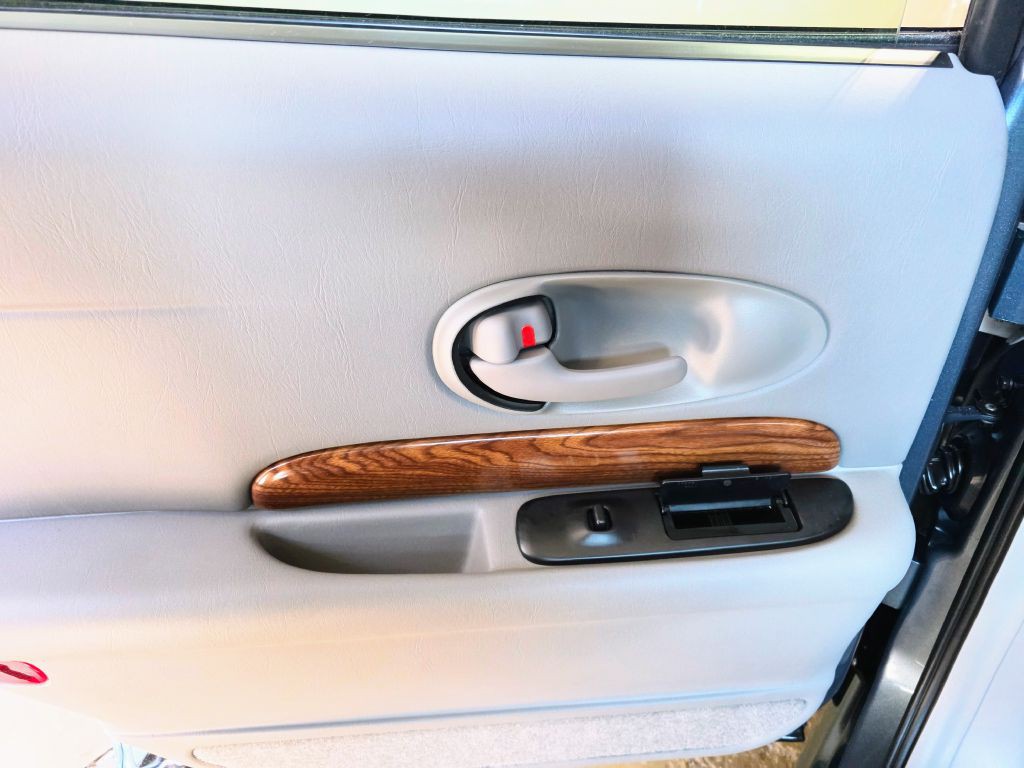 2002 Buick LeSabre Image 23