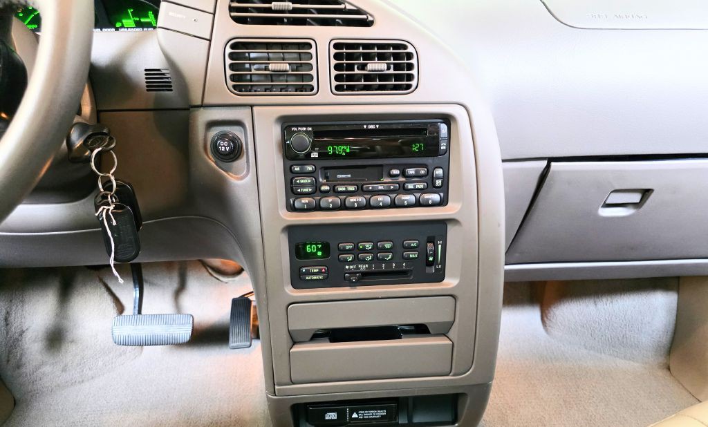 2002 Mercury Villager Image 13