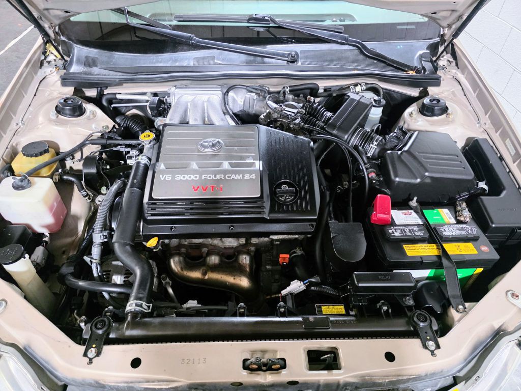 2001 Toyota Avalon Image 2