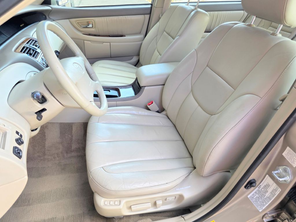 2001 Toyota Avalon Image 4