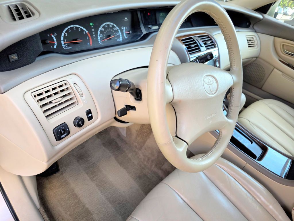 2001 Toyota Avalon Image 5