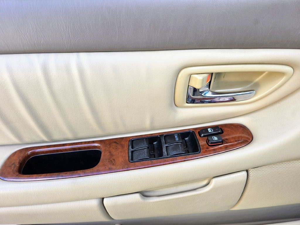 2001 Toyota Avalon Image 7