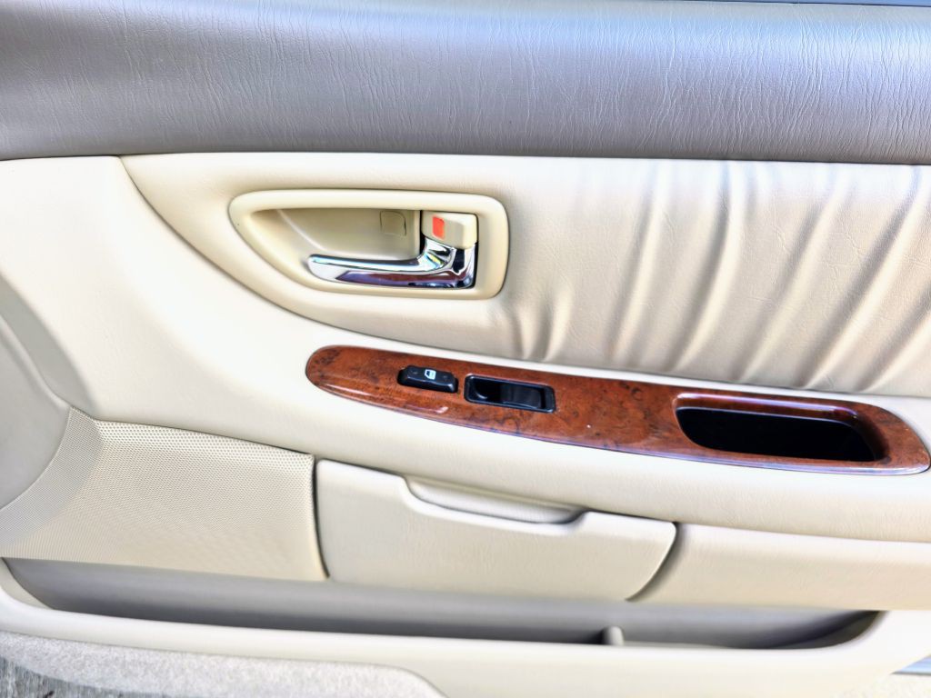 2001 Toyota Avalon Image 11