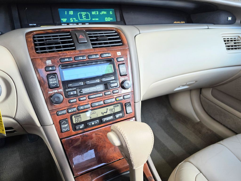 2001 Toyota Avalon Image 14