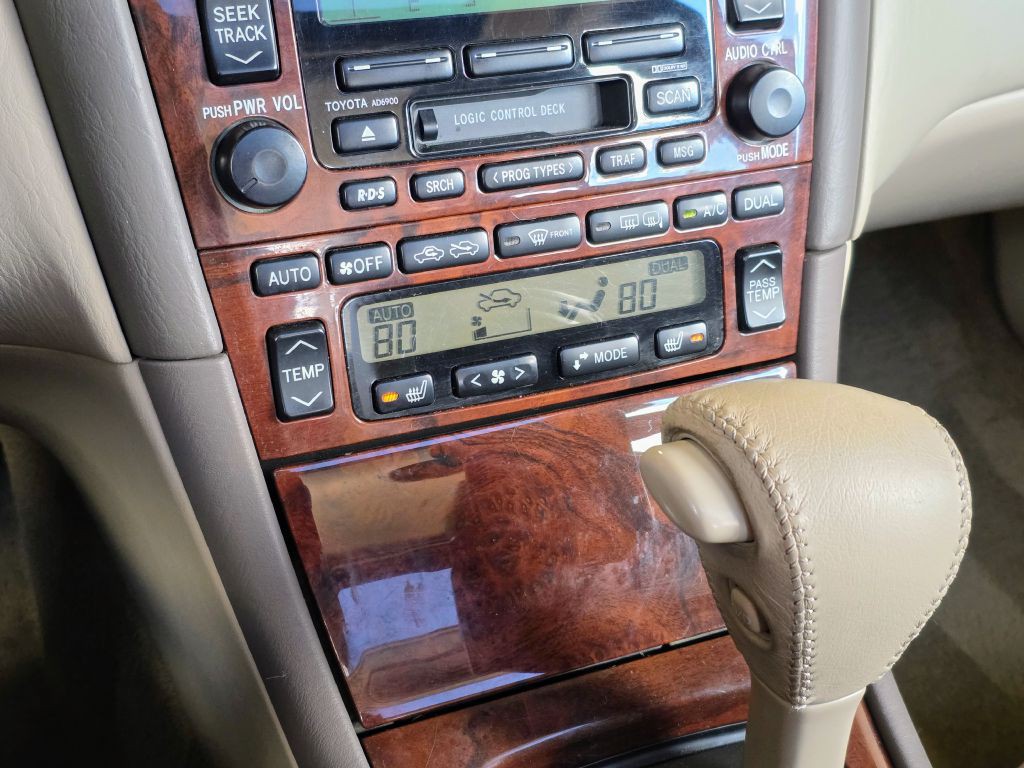 2001 Toyota Avalon Image 15