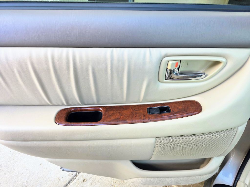 2001 Toyota Avalon Image 18