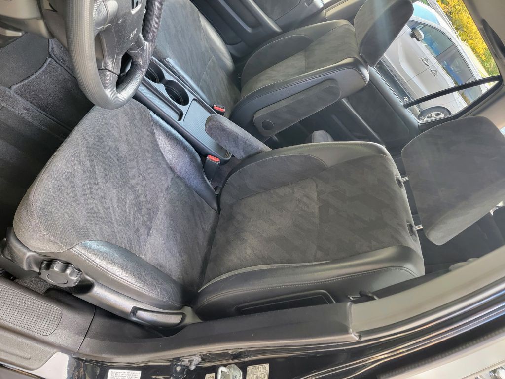 2004 Honda CR-V Image 9