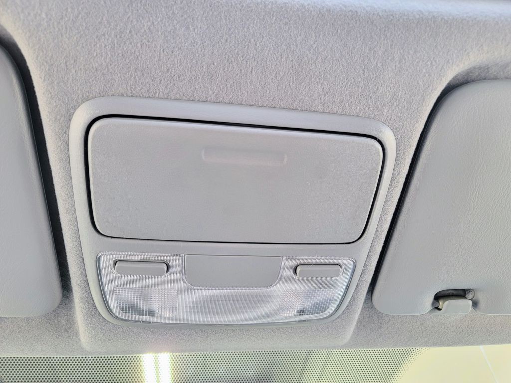 2004 Honda CR-V Image 36