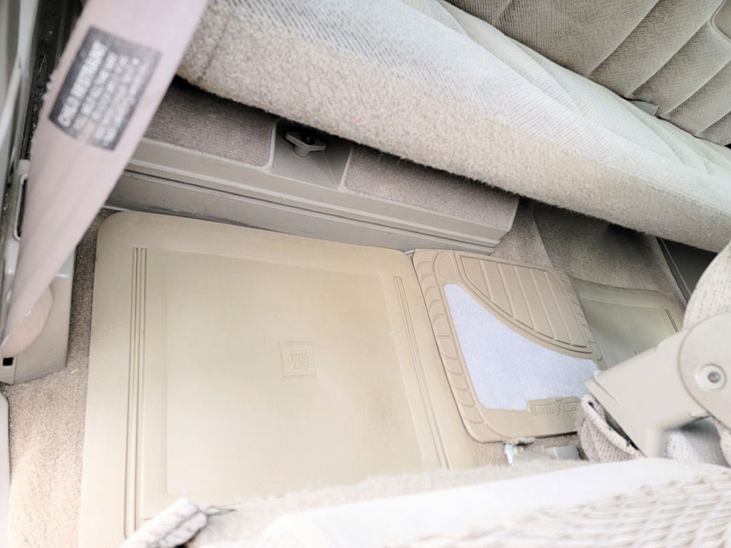 1996 GMC Sierra Image 11