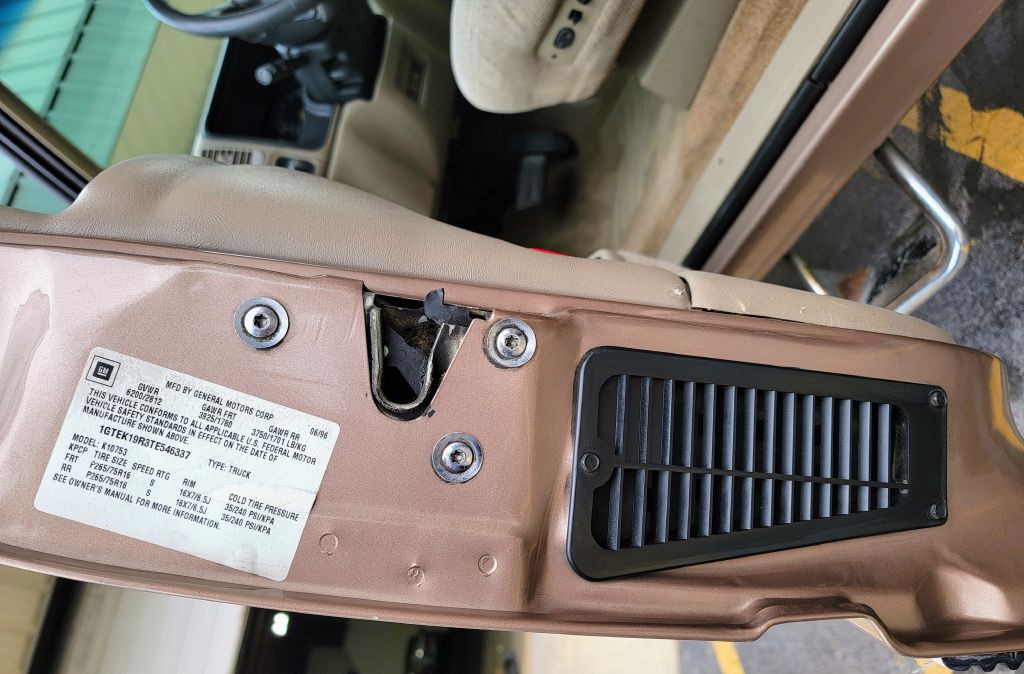 1996 GMC Sierra Image 16