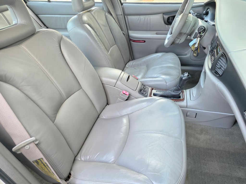 2001 Buick Regal Image 13