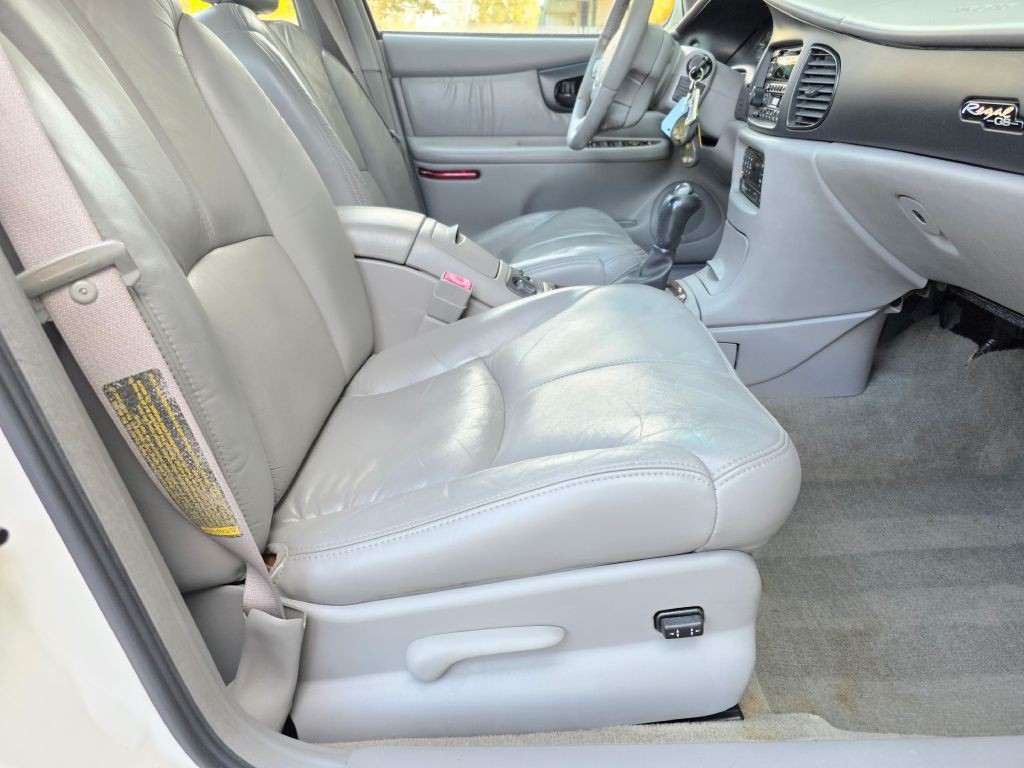 2001 Buick Regal Image 15